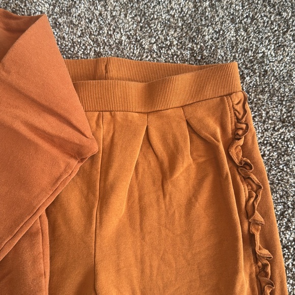 MinyMo ruffle sweatsuit - Picture 2 of 4